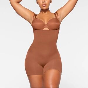 Skims Seamless Sculpt Open Bust Shortie Bodysuit Bronze Small